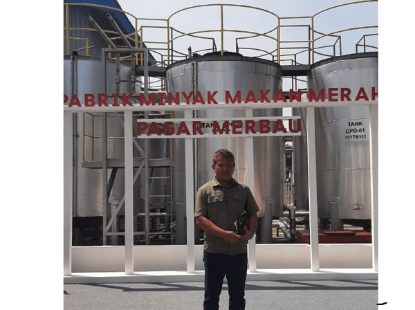 Petani Sawit Swadaya saat peresmian pabrik minyak makan merah di Sumut.