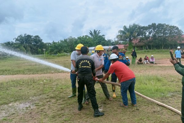 Praktek Pemadaman Kebakaran