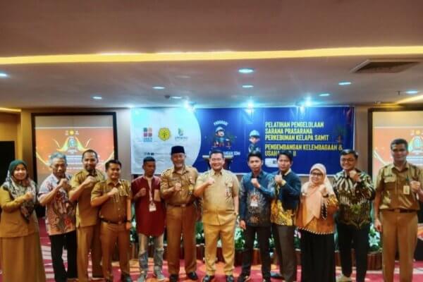 Pelatihan pengembangan kelembagaan dan usaha kelapa sawit. ANTARA/Bayu Agustari Adha