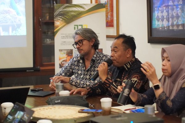 Ketua KUD Tani Subur Sutiyana.