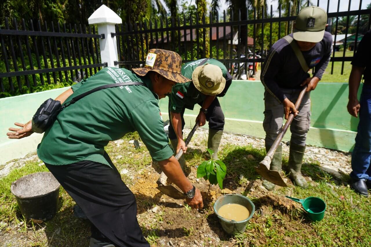 Penanaman pohon di Tenggalun Aceh Tamiang