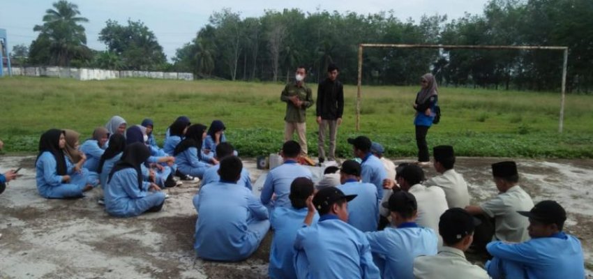 Pelatihan pembuatan briket untuk pelajar di SMK PP Jambi yang ada di Kabupaten Batanghari.
