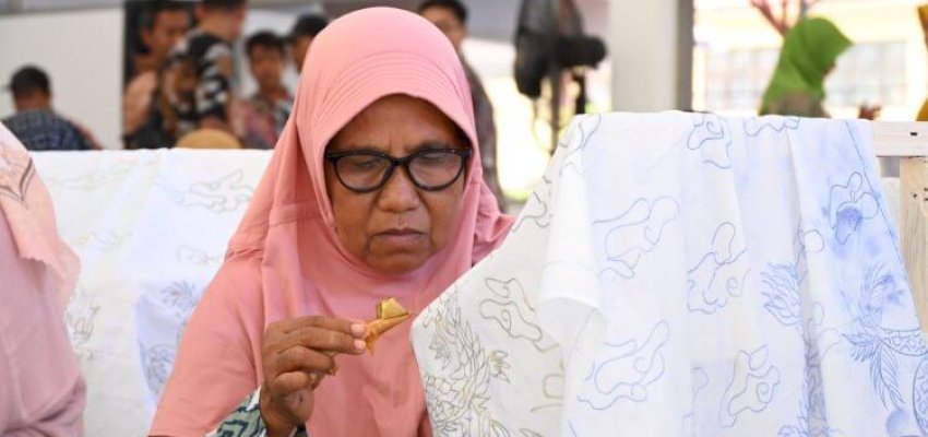 Pengrajin Peserta Sosialisasi dan Inkubasi Malam Sawit di Cirebon. (Dok. Yogan/BPDPKS)
